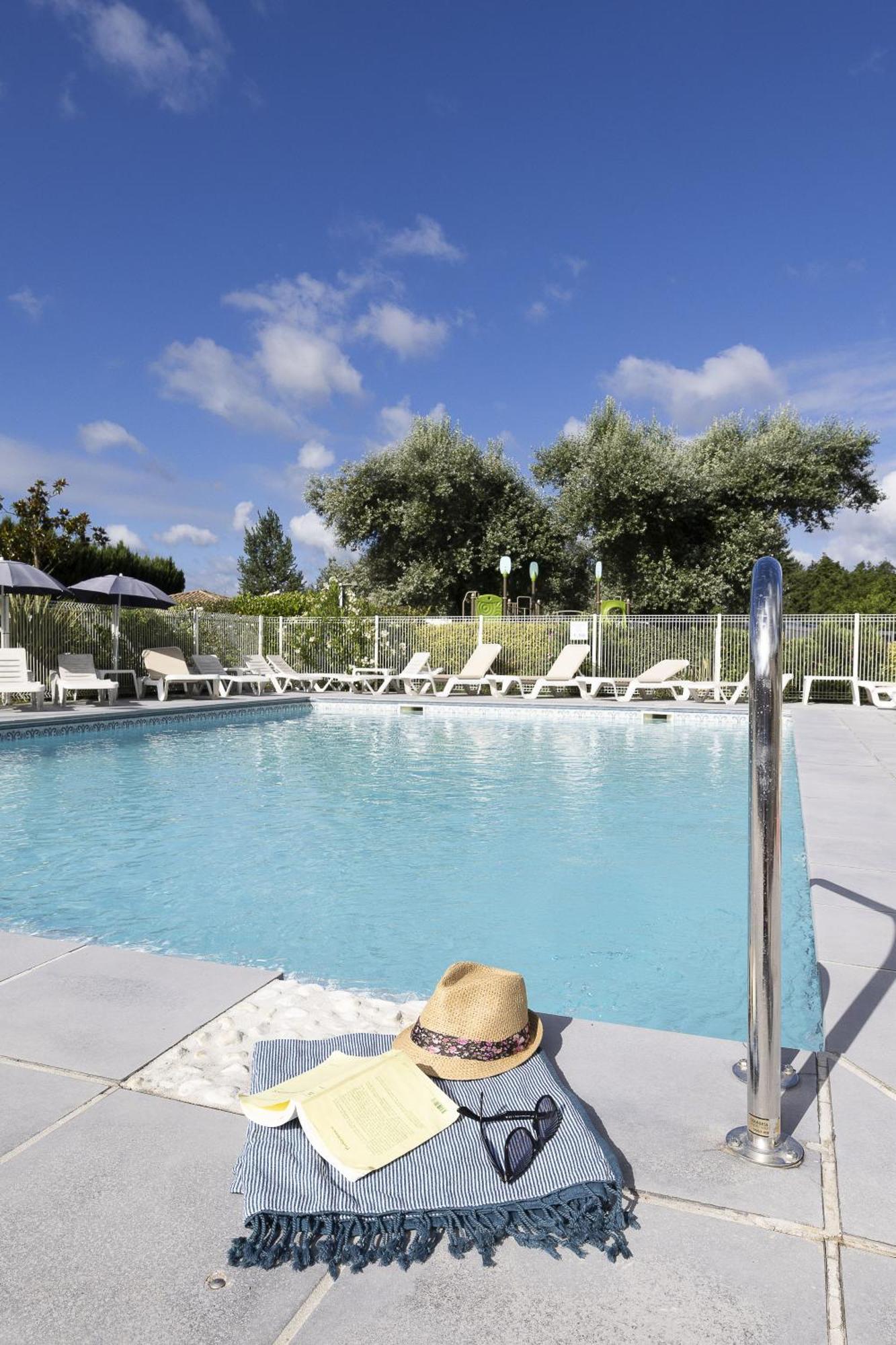 Camping Les Nysades Hotel Mirepoix  Bagian luar foto