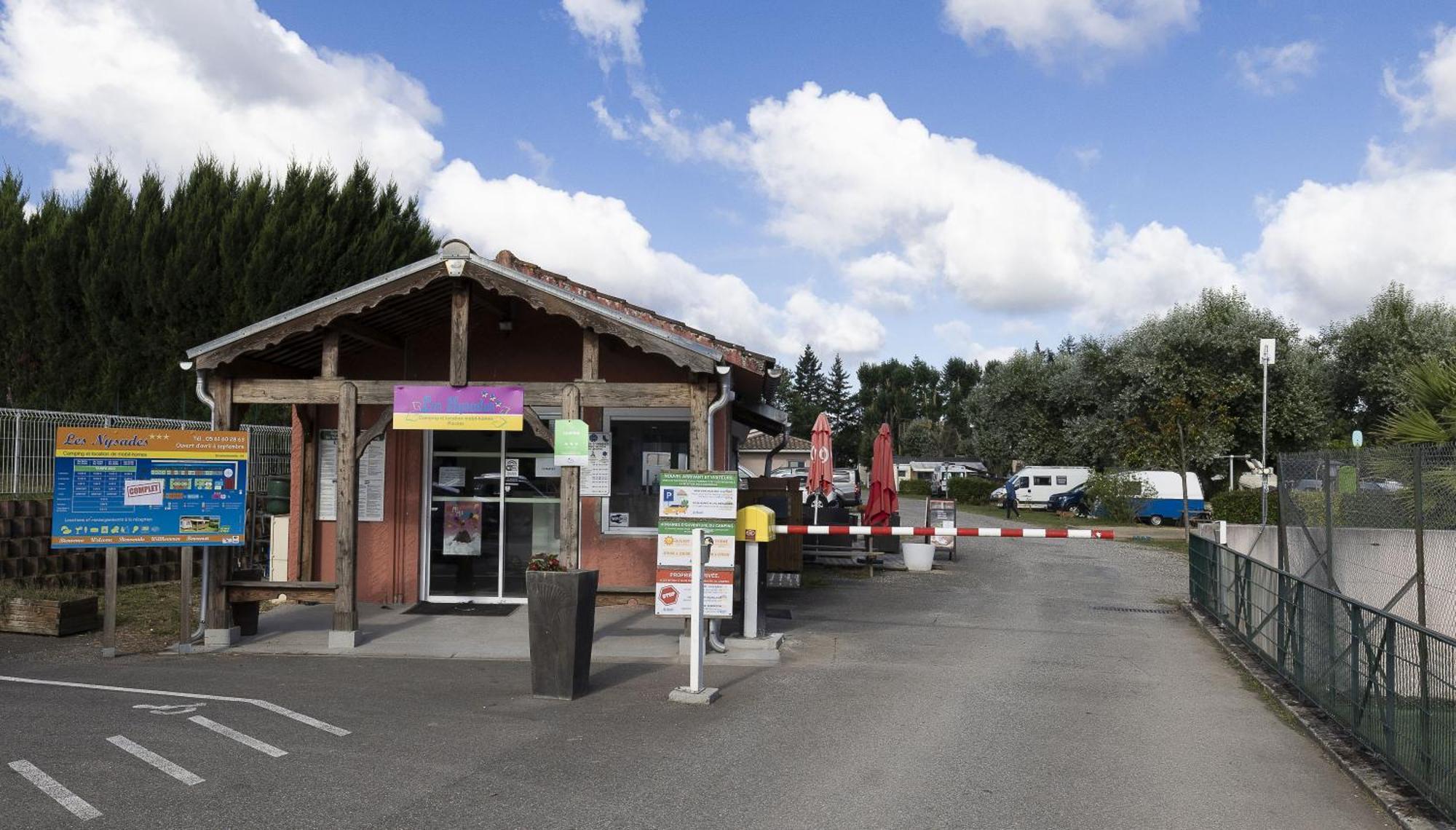 Camping Les Nysades Hotel Mirepoix  Bagian luar foto