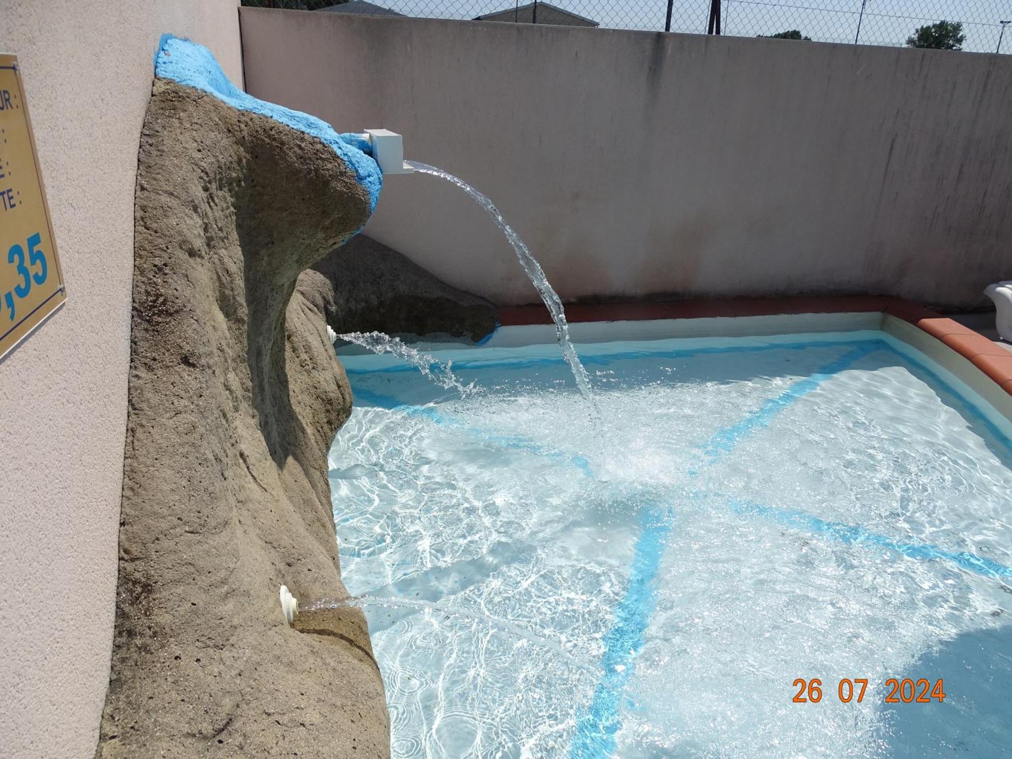 Camping Les Nysades Hotel Mirepoix  Bagian luar foto