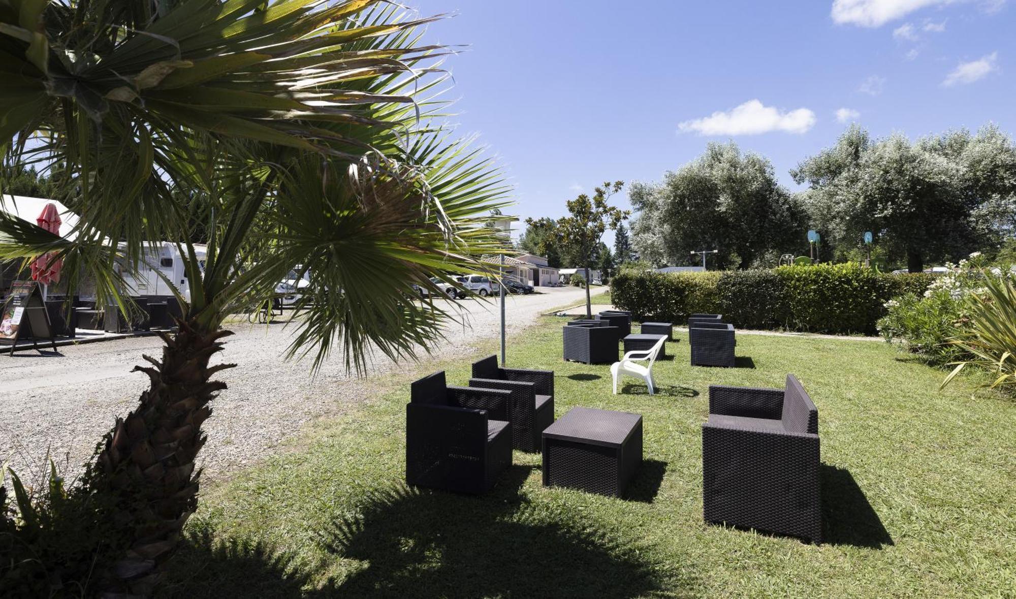 Camping Les Nysades Hotel Mirepoix  Bagian luar foto